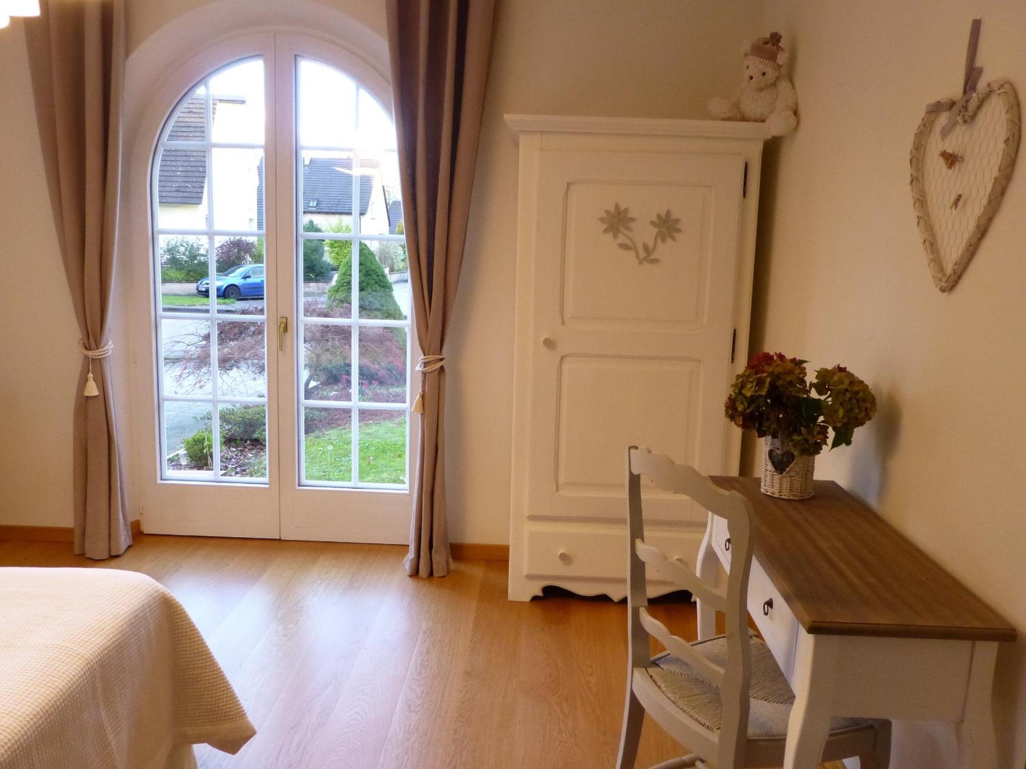 Chambres D'Hotes La Parenthez' Haguenau Bilik gambar